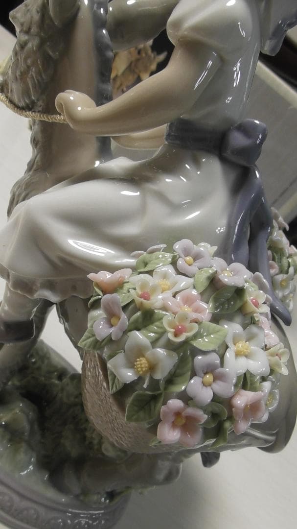 LLADRO　リヤドロ　【プラテロと花】２　リアドロ　インテリア　Ｌ562