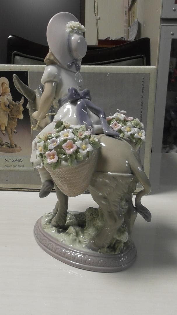 LLADRO　リヤドロ　【プラテロと花】２　リアドロ　インテリア　Ｌ562