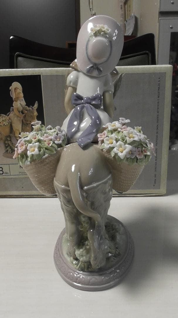 LLADRO　リヤドロ　【プラテロと花】２　リアドロ　インテリア　Ｌ562