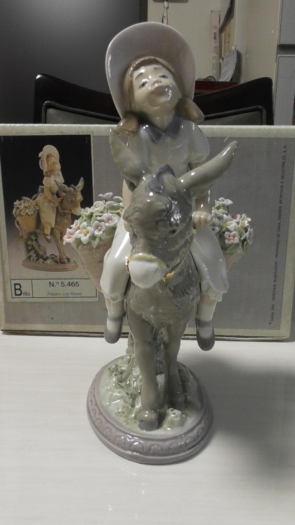 LLADRO　リヤドロ　【プラテロと花】２　リアドロ　インテリア　Ｌ562