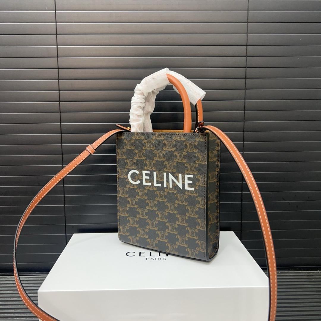 美品ノベルティ　レディース ショルダーバッグ