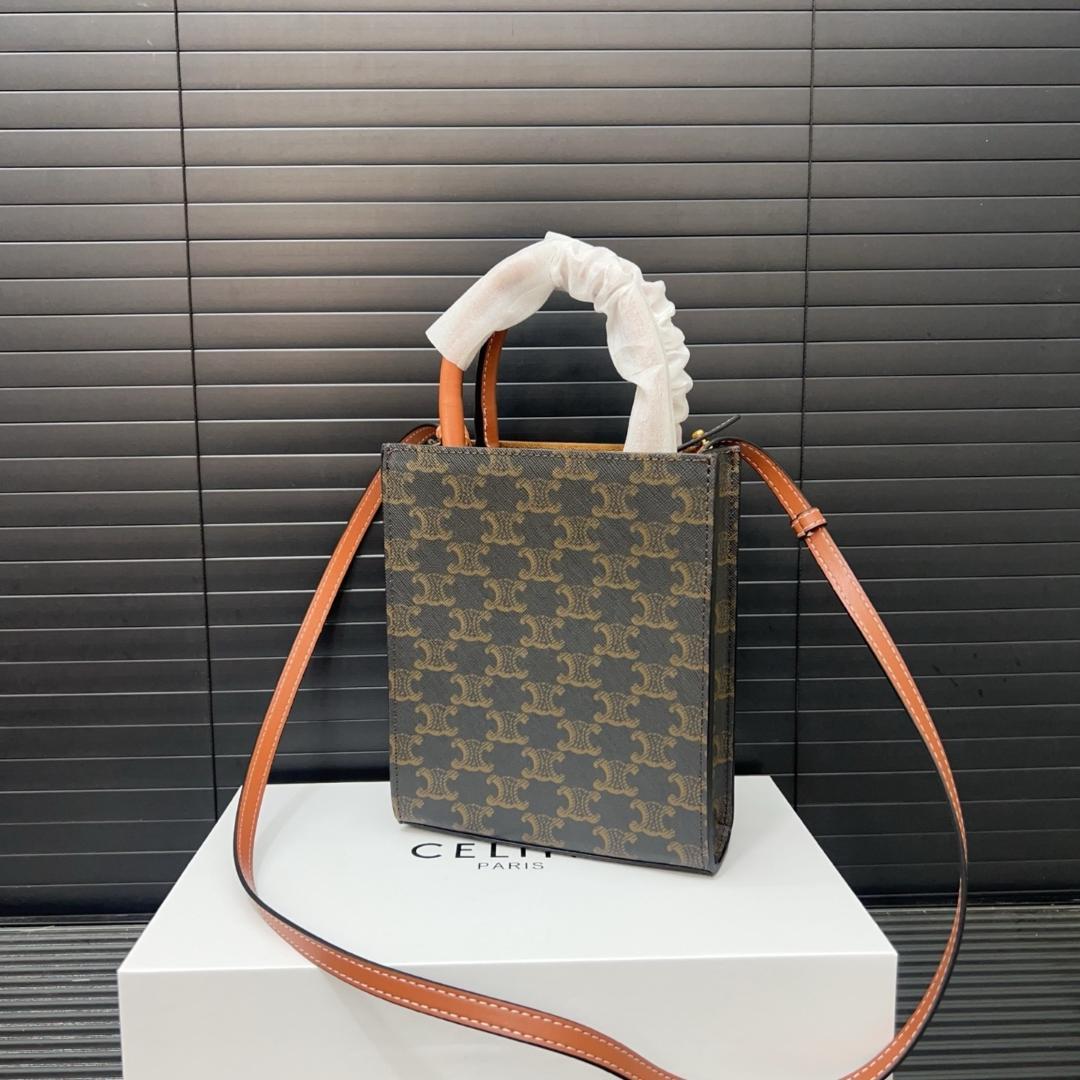 美品ノベルティ　レディース ショルダーバッグ