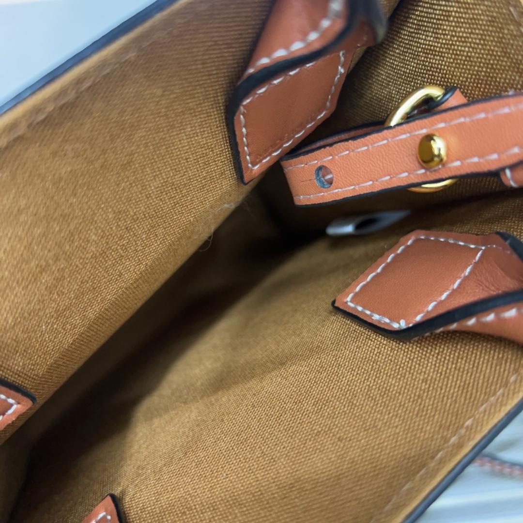 美品ノベルティ　レディース ショルダーバッグ