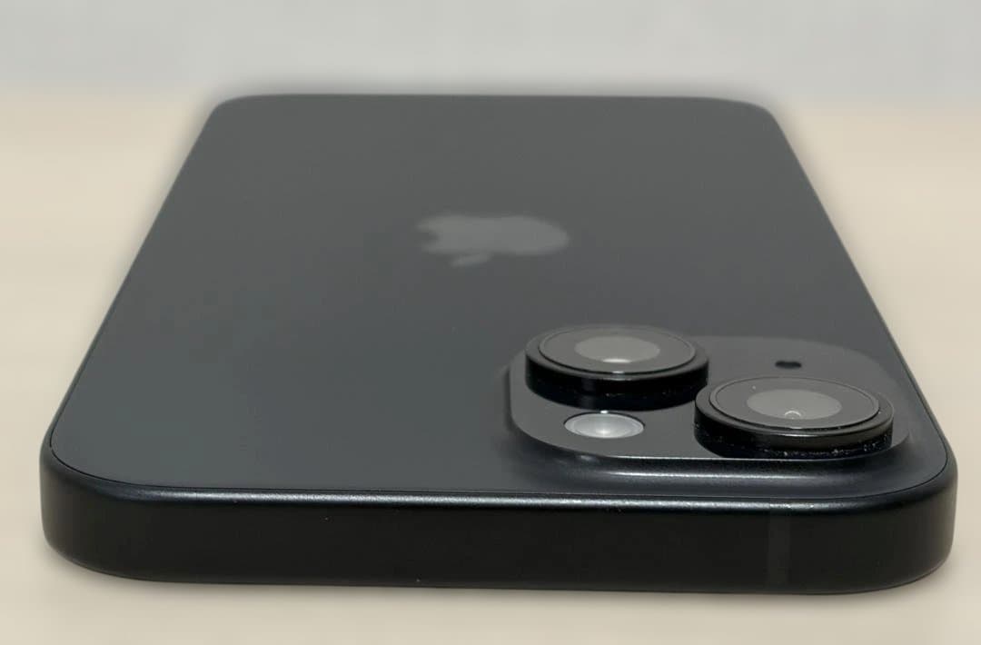 美品★Apple iPhone 15黒256GB香港版SIMフリー物理SIMx2
