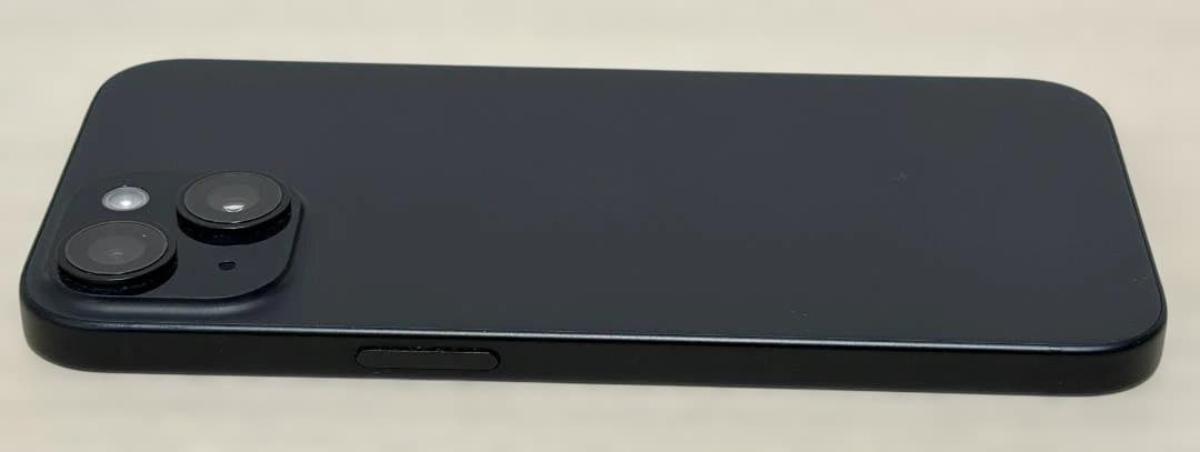 美品★Apple iPhone 15黒256GB香港版SIMフリー物理SIMx2