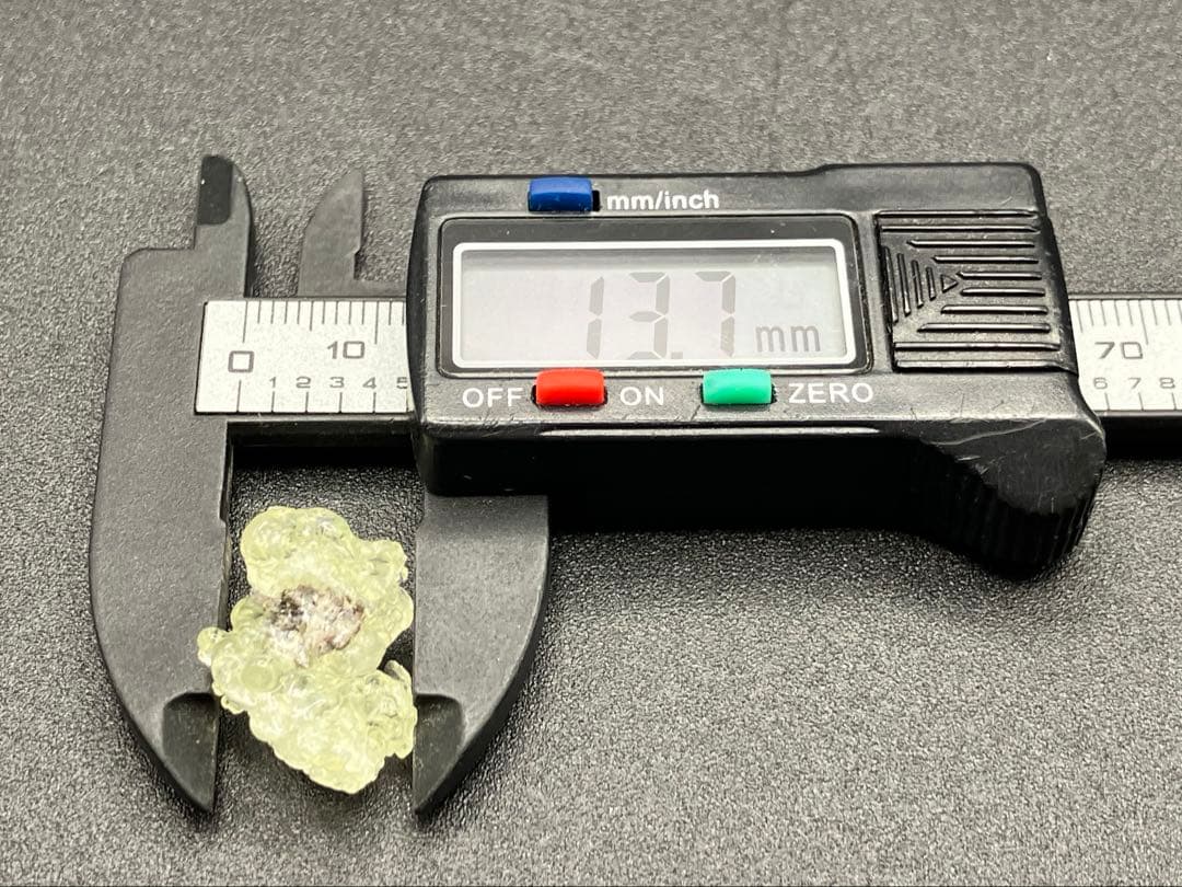 ハイアライトオパール 原石 天然石 パワーストーン 蛍光 自然光