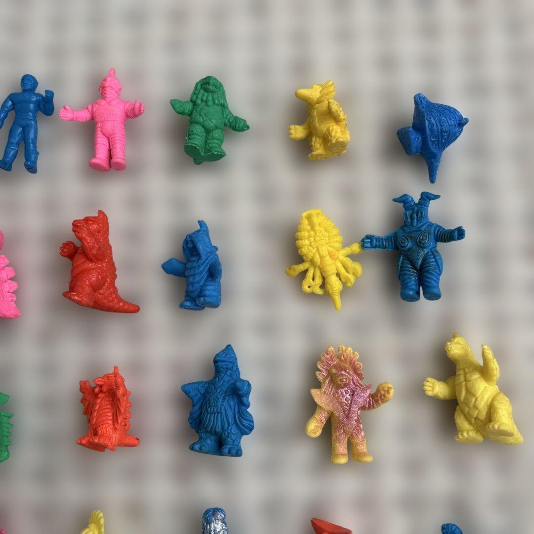 ウルトラマンシリーズ他　怪獣他　消しゴム