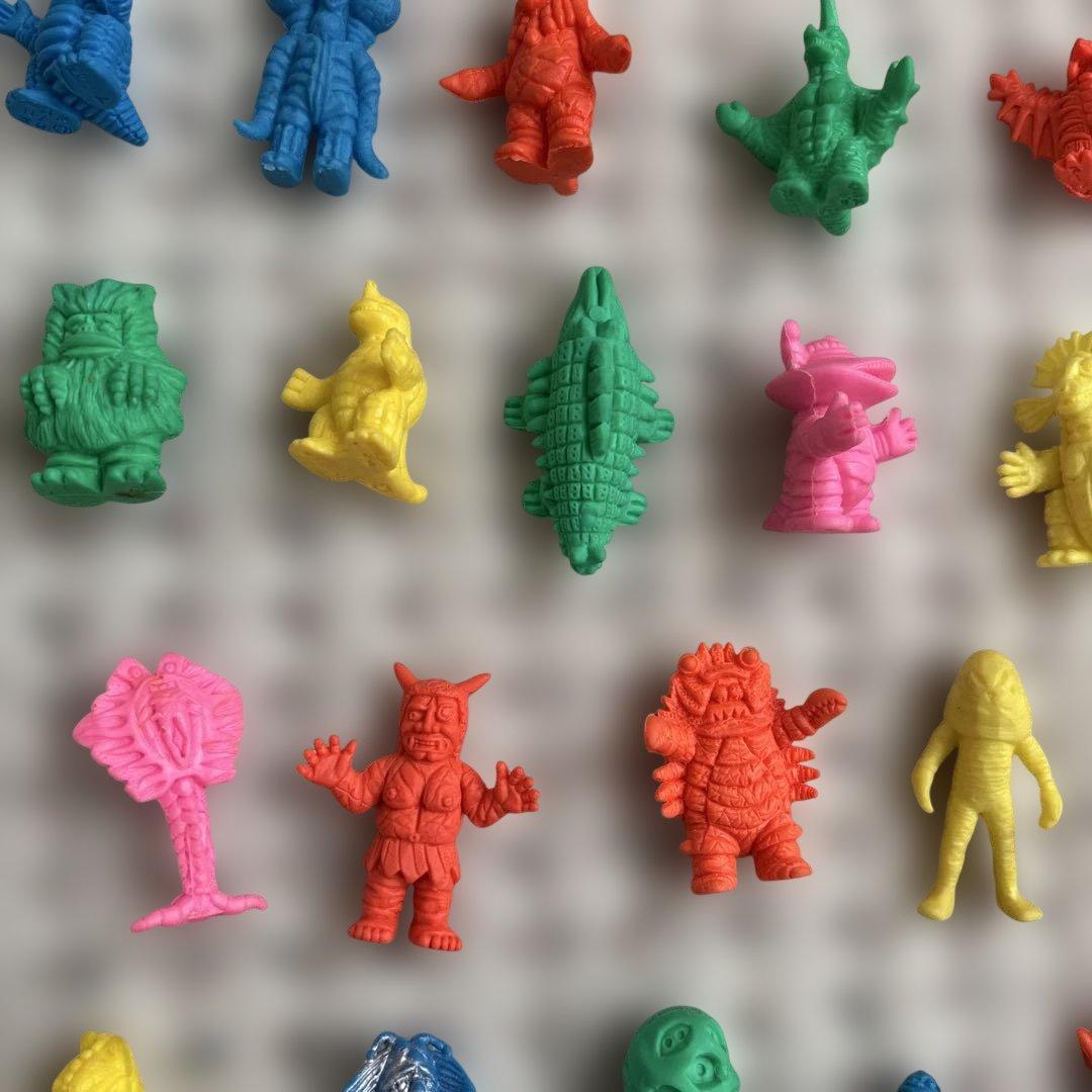 ウルトラマンシリーズ他　怪獣他　消しゴム