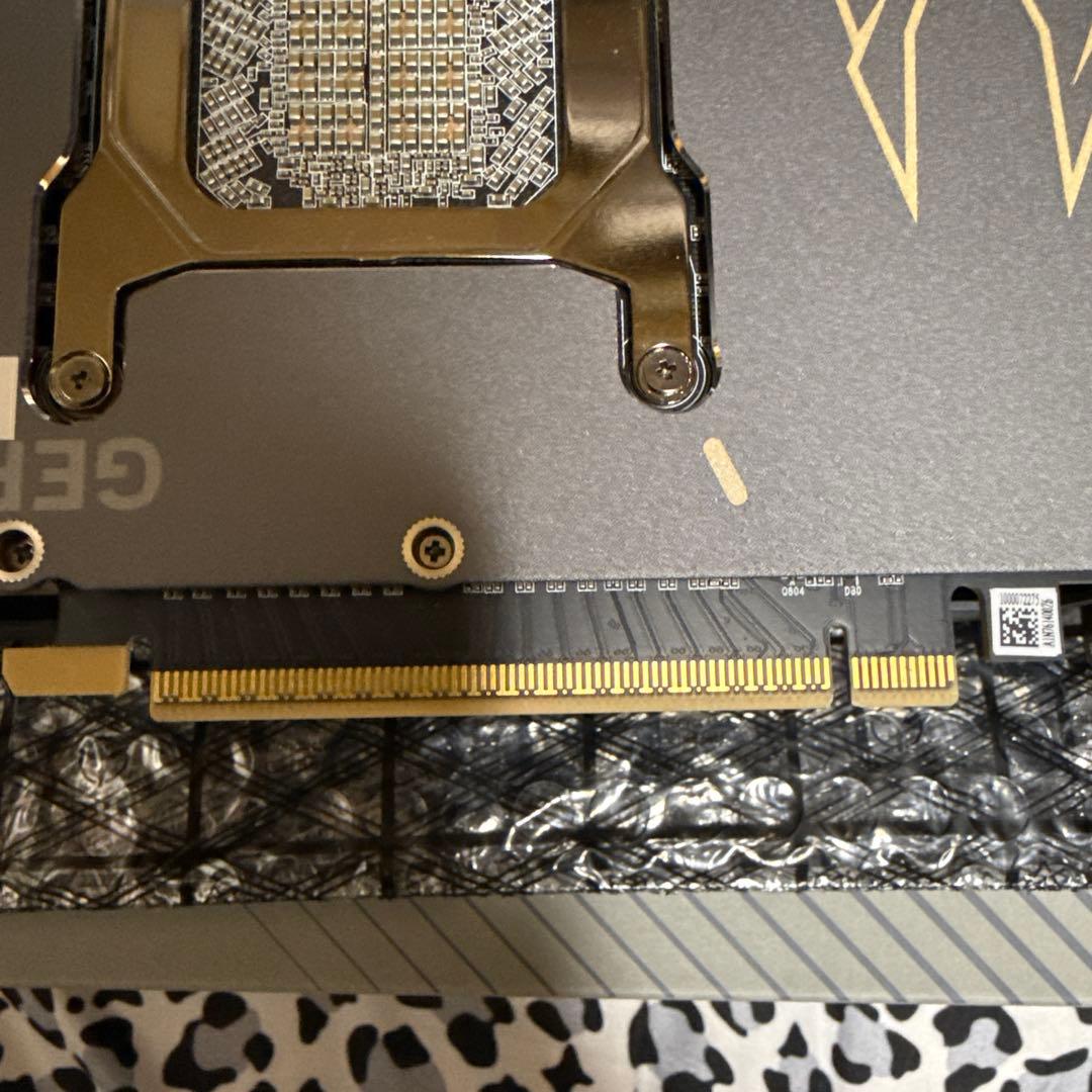 ZOTAC GeForce RTX 5090 本体
