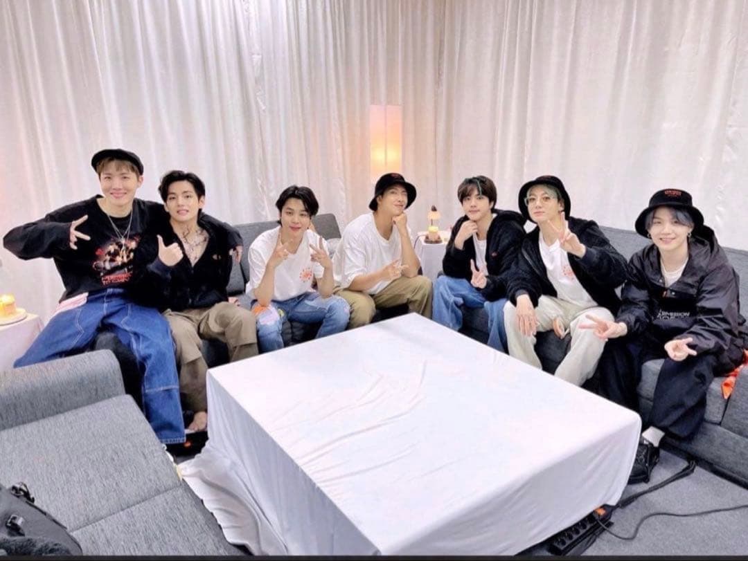 BTS PERMISSION TO DANCE Ｔシャツ　LOGO S/Ｓ　XL