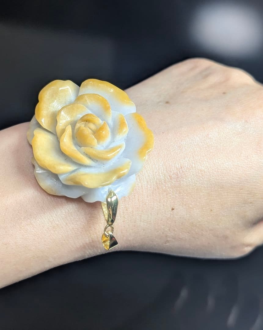 良品クラシック白瑪瑙薔薇彫りペンダントトップ☓デザブレ☓ハンドメイド1点物