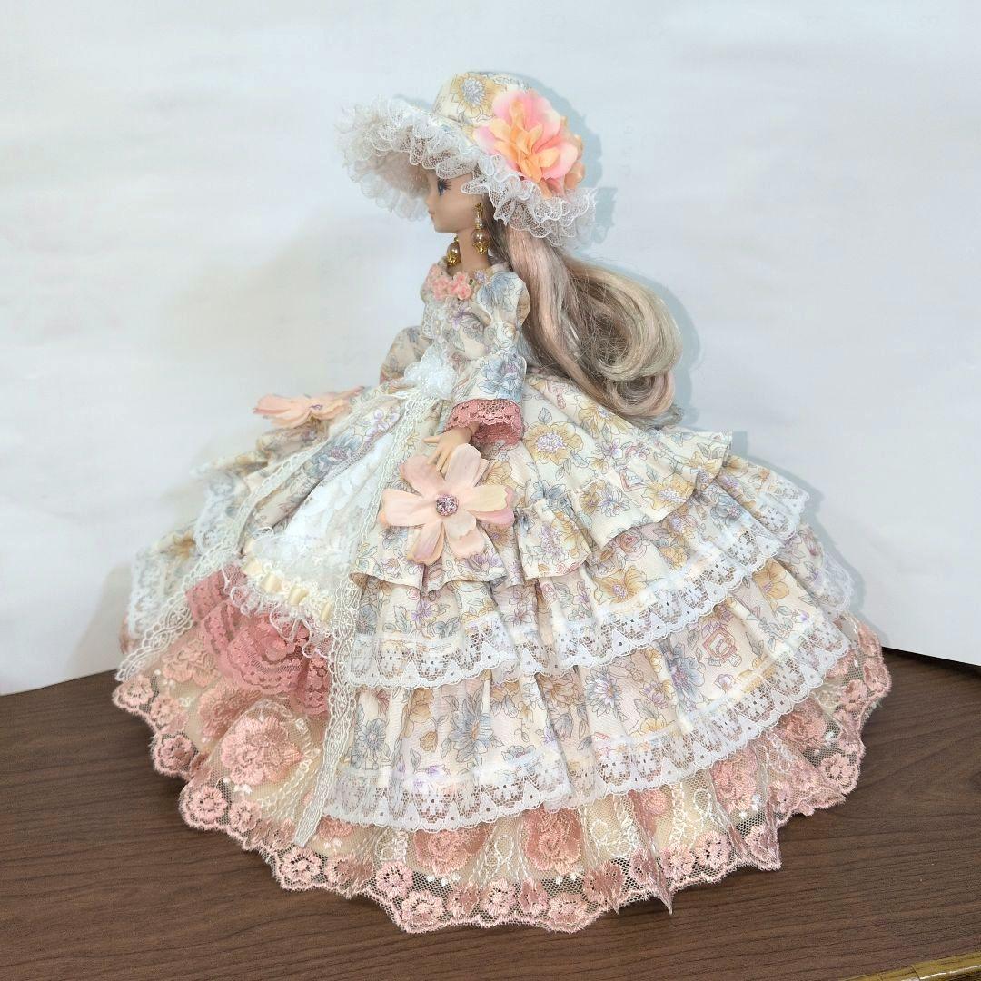 ☆*☆様 ジェニーフレンド27cmドール服　ライトオレンジとコーラルピンクのドレ