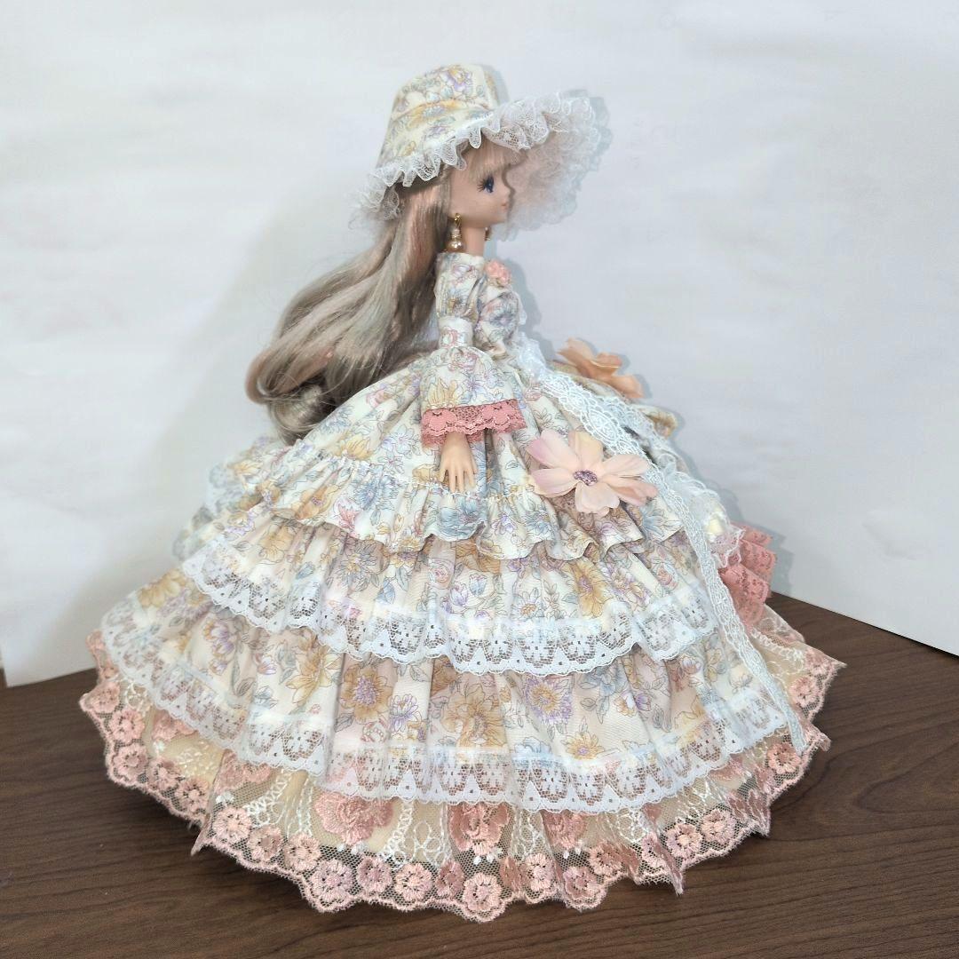 ☆*☆様 ジェニーフレンド27cmドール服　ライトオレンジとコーラルピンクのドレ