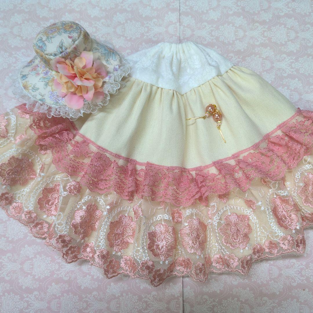 ☆*☆様 ジェニーフレンド27cmドール服　ライトオレンジとコーラルピンクのドレ