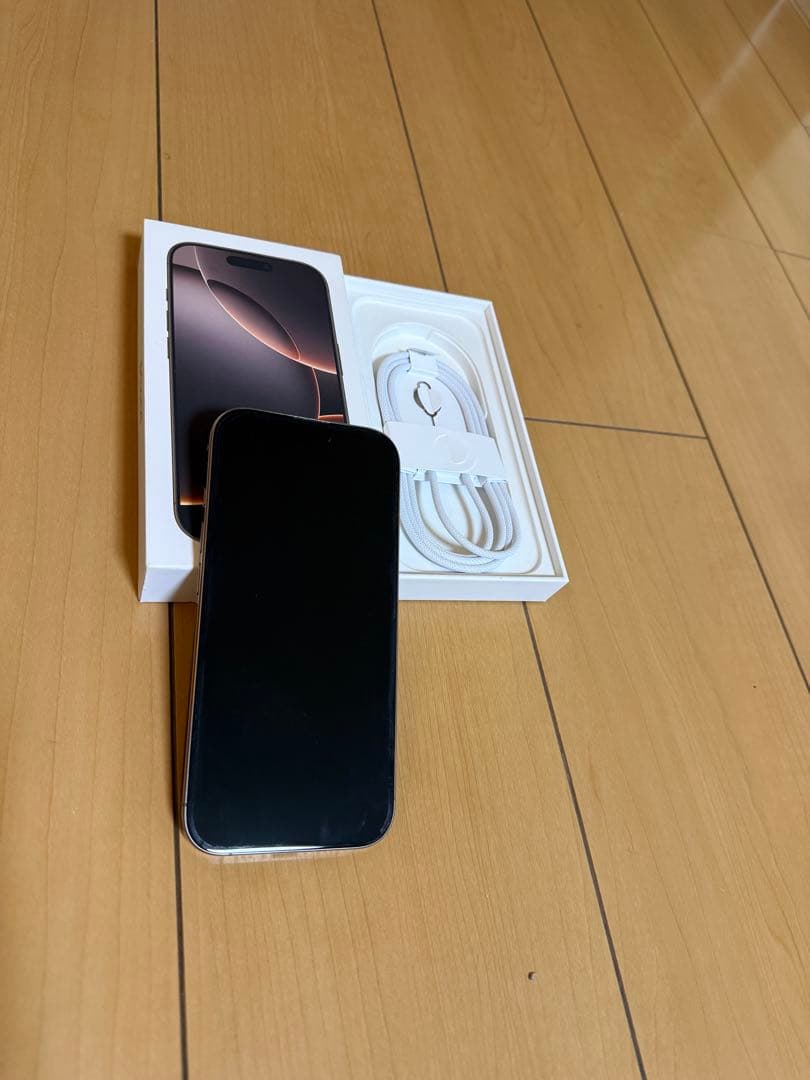 美品 iPhone16 Pro 256GB デザートチタニウム SIMフリー