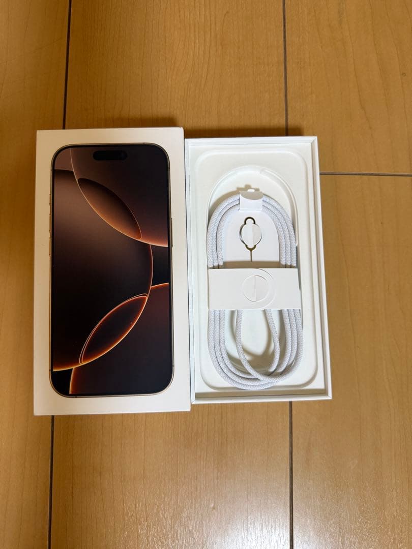 美品 iPhone16 Pro 256GB デザートチタニウム SIMフリー