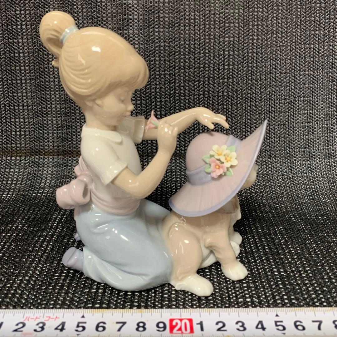 リヤドロ LLADRO 犬と少女 6862 おめかししようね 陶器人形