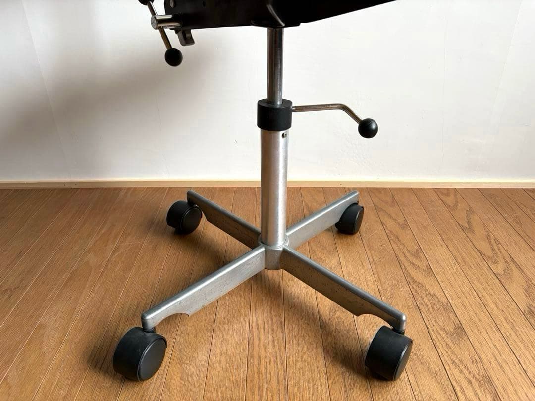 北欧ヴィンテージ KEVI ケヴィチェア イエロー 4本脚 アンティーク レトロ