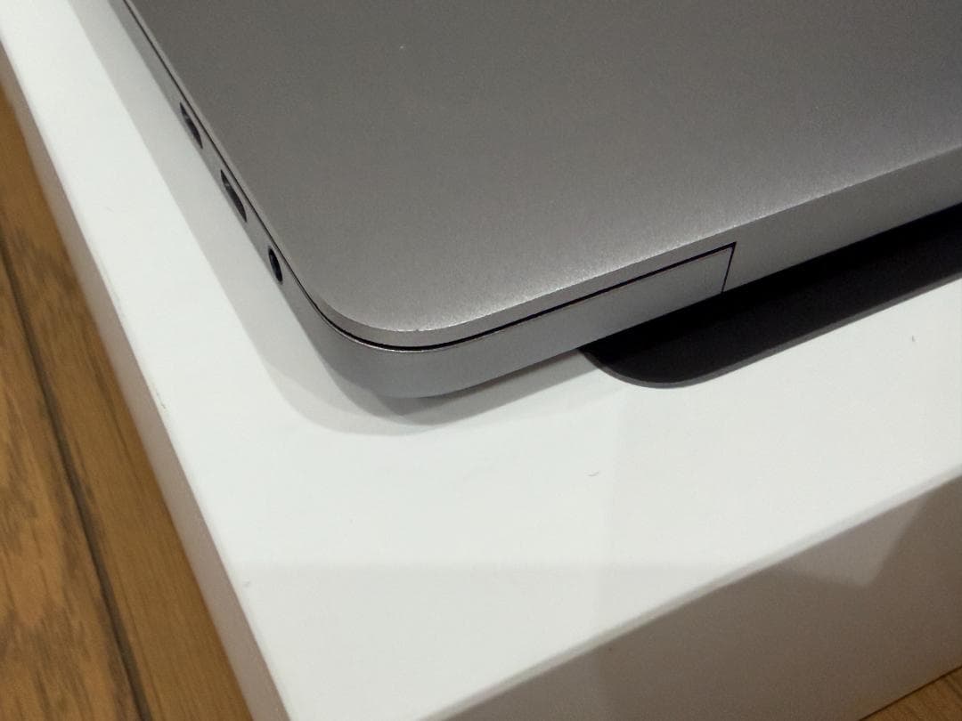 MacBook Pro 2019 16インチ 16GB SSD 1TB i9