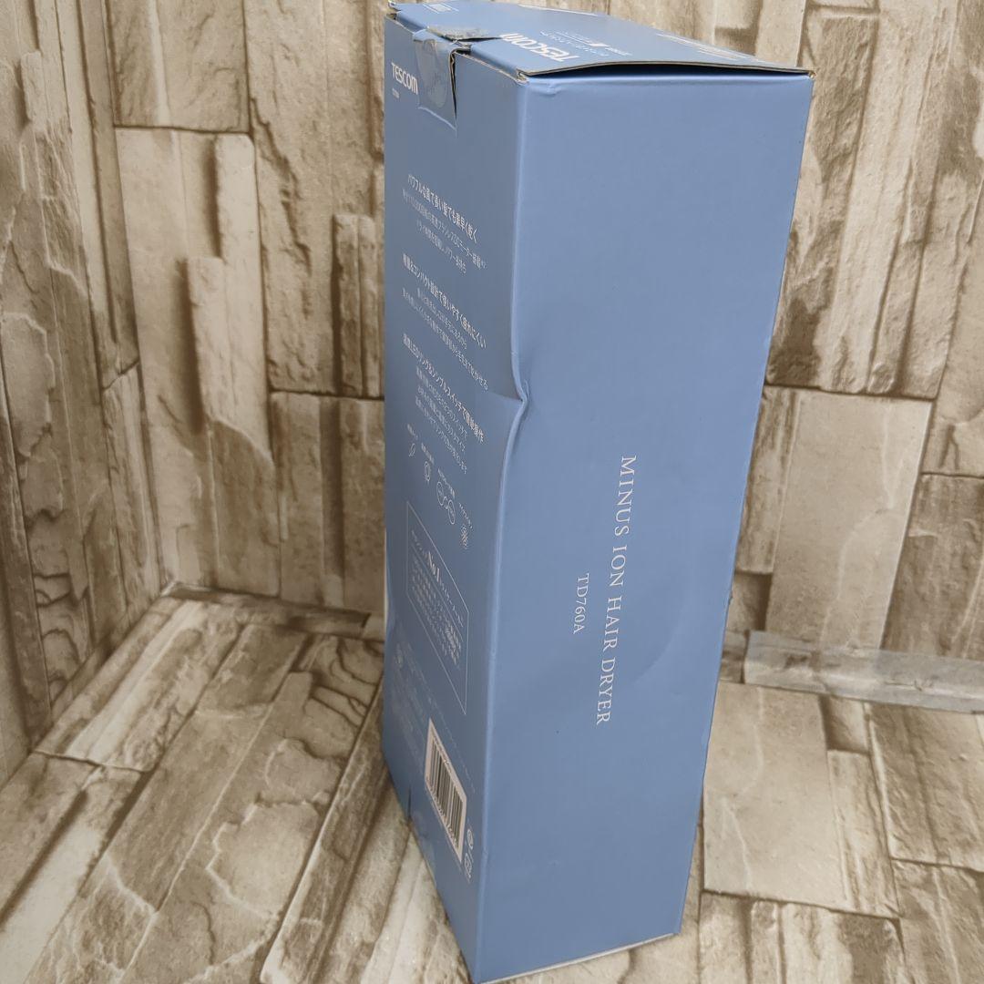 8/0107x22 テスコム ヘアドライヤー I字型 TD760A-W