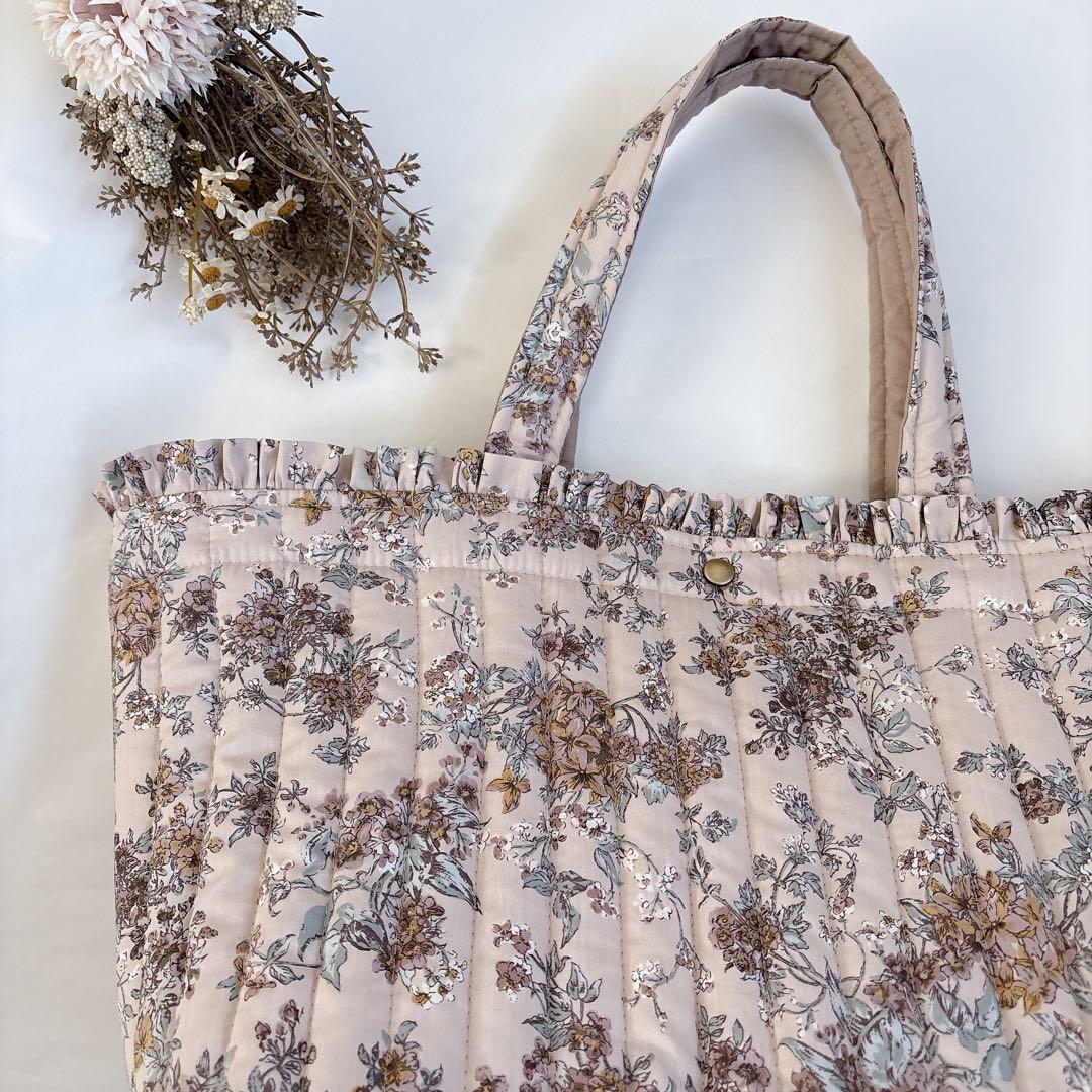 リバティ　フリルキルト特大トートバッグ　ヌビバッグ風　セリーヌ　ウォールナッツ