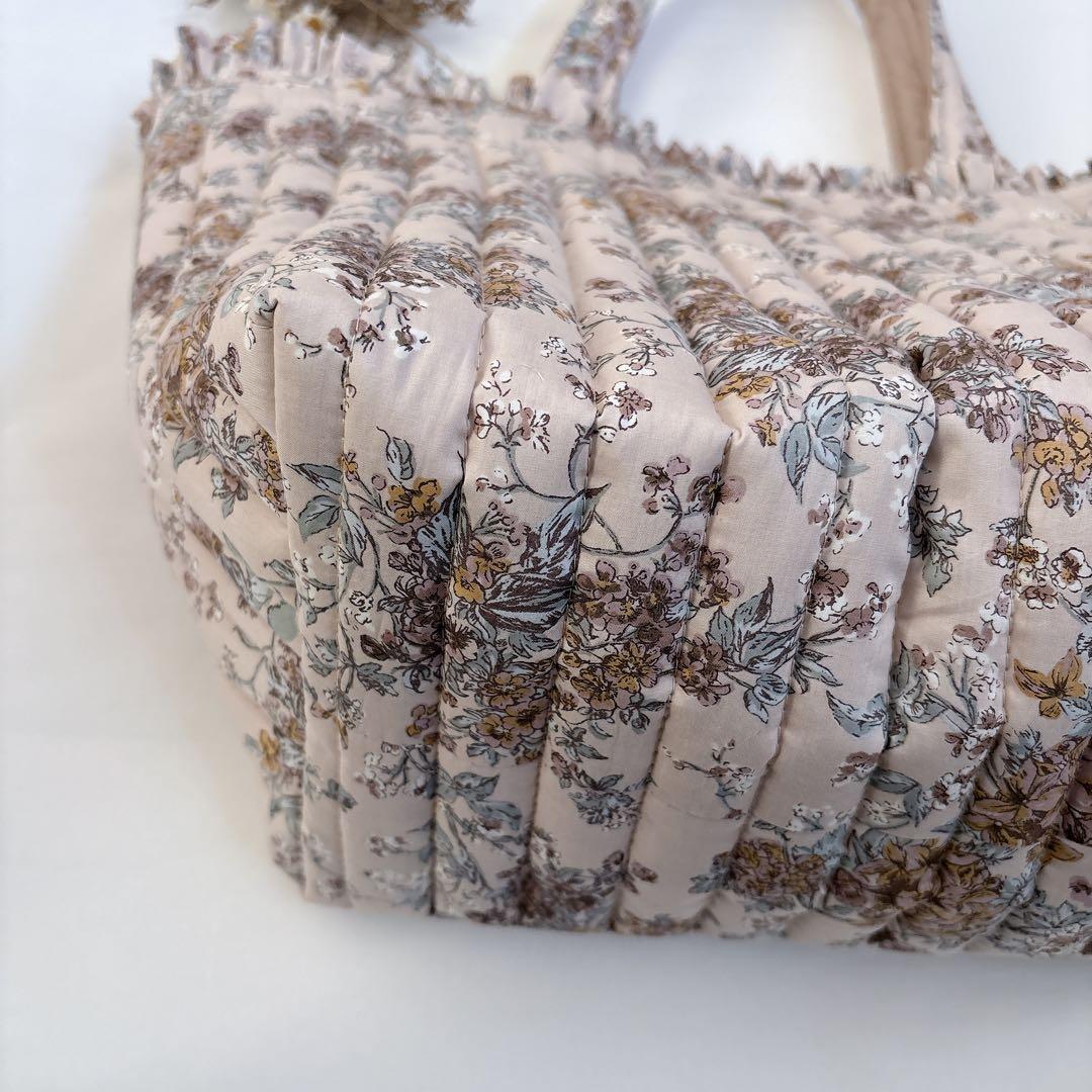 リバティ　フリルキルト特大トートバッグ　ヌビバッグ風　セリーヌ　ウォールナッツ