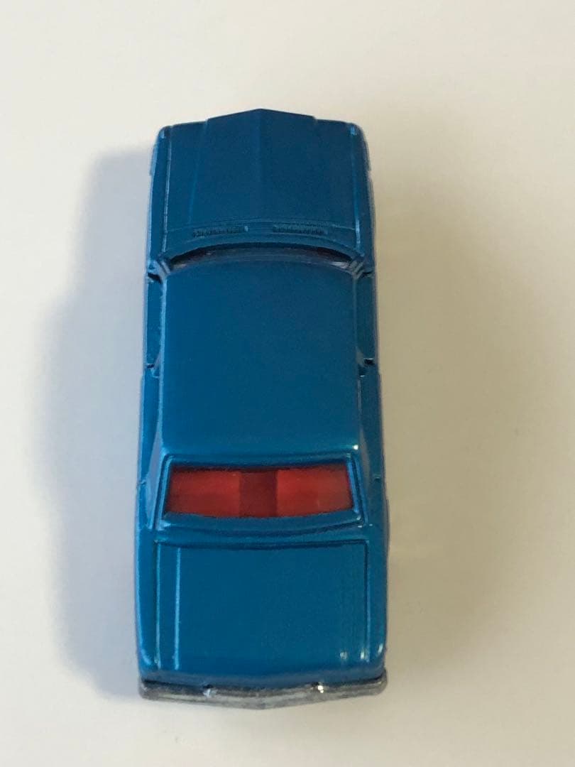 トミカ 黒箱日産プレジデント1/67ミニカー