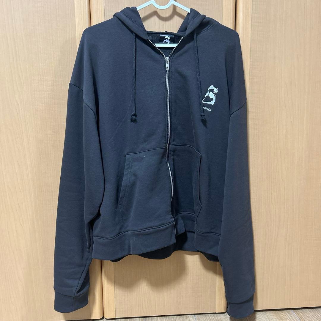 【新品未使用】mileSixTONES パーカー