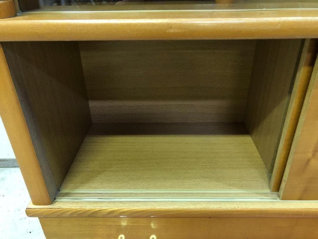 送料無料　【昭和レトロ】食器棚 ヴィンテージ リビングボード 木製　1010-2