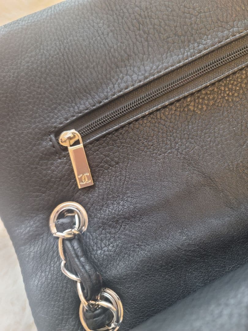 ノベルティCHANEL ブラック ショルダーバッグ マトラッセ シルバー