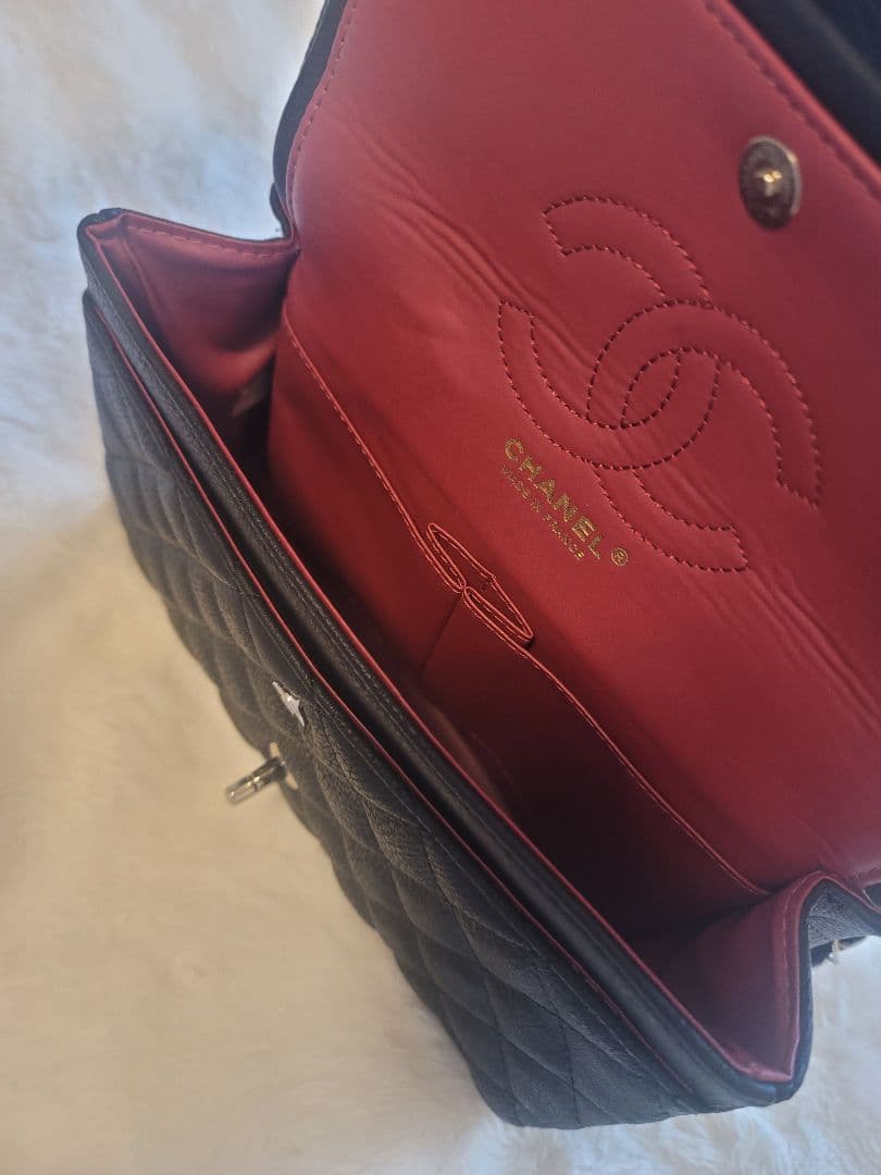 ノベルティCHANEL ブラック ショルダーバッグ マトラッセ シルバー