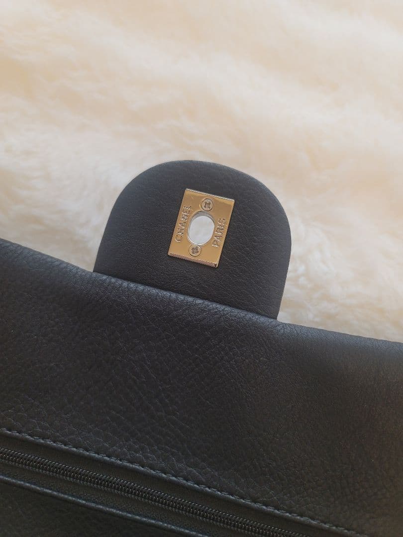 ノベルティCHANEL ブラック ショルダーバッグ マトラッセ シルバー