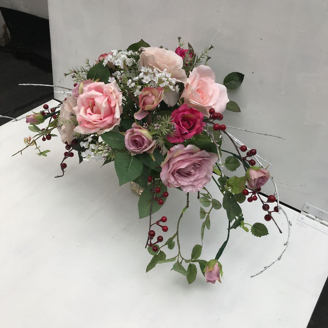 パステルカラーのアレンジフラワー