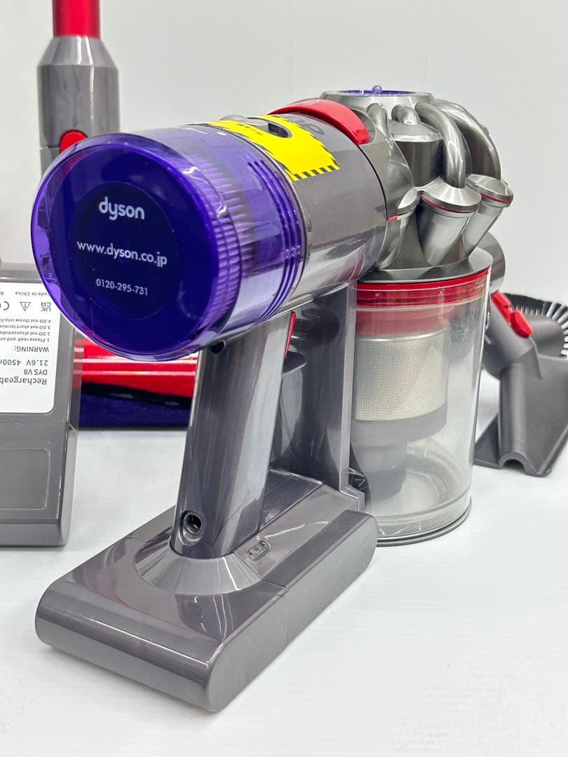 バッテリー付き　SV10K v8 fluffy+ ダイソン ハンディ　赤　掃除機