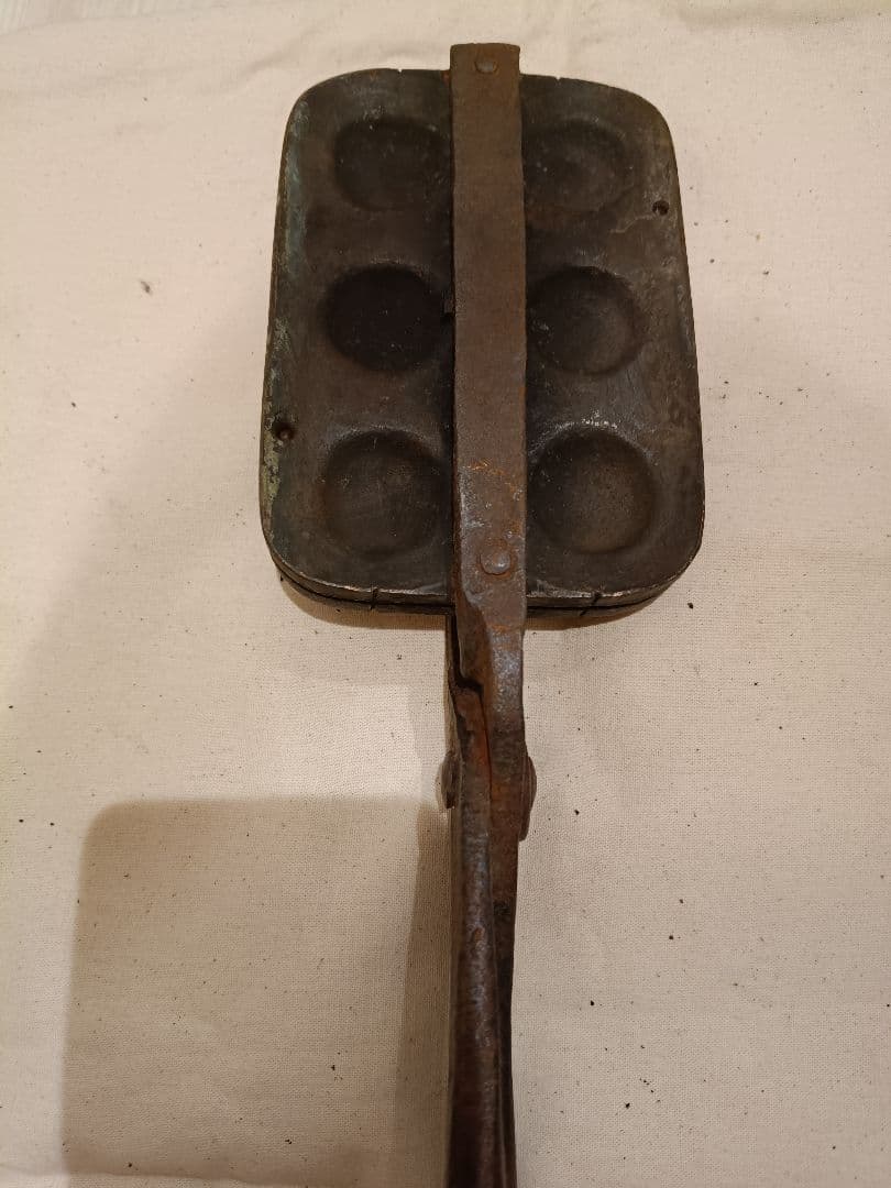 時代物　和菓子　焼き型　煎餅焼き器 金属製 菓子型 古道具 鉄製 調理器具
