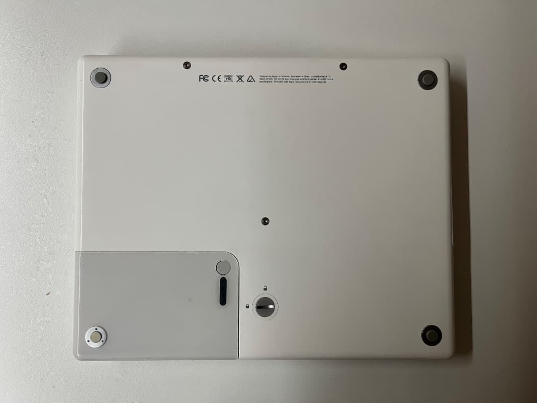 Apple iBook G4 12-inch　ホワイト
