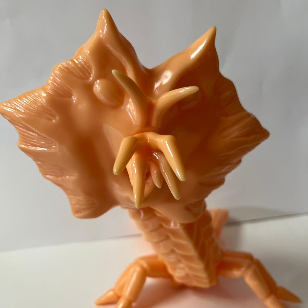 M1号　ビラ星人　ウルトラセブン　スタンダードサイズ　薄橙色成型　ソフビ