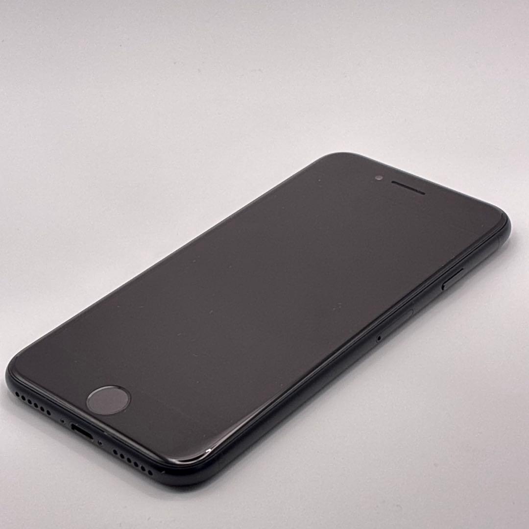 【バッテリー92%】SIMフリー iPhone SE第２世代 64GB ブラック