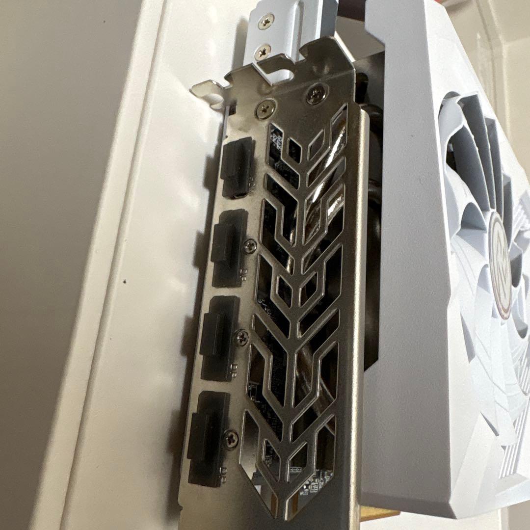 グラフィックボード・グラボ・ビデオカード Radeon RX7900XT Phantom Gaming White