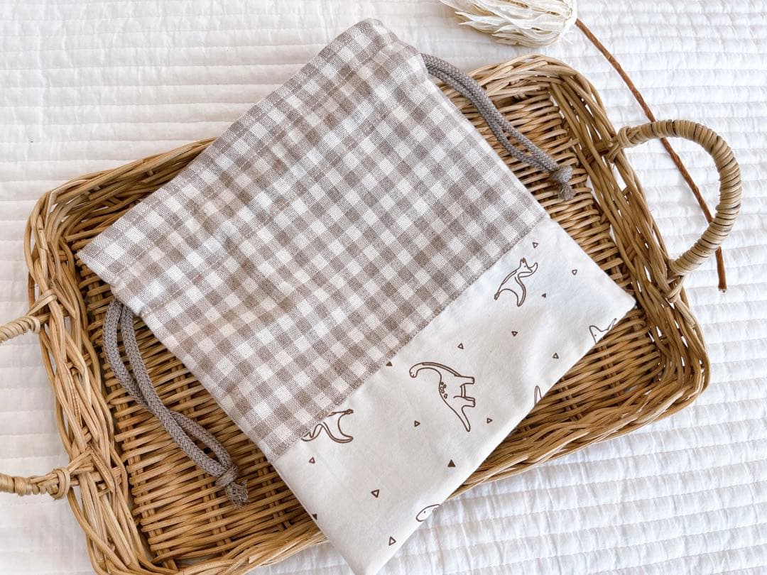 ハンドメイド✳︎恐竜柄✖️チェック　巾着　コップ袋などに♩