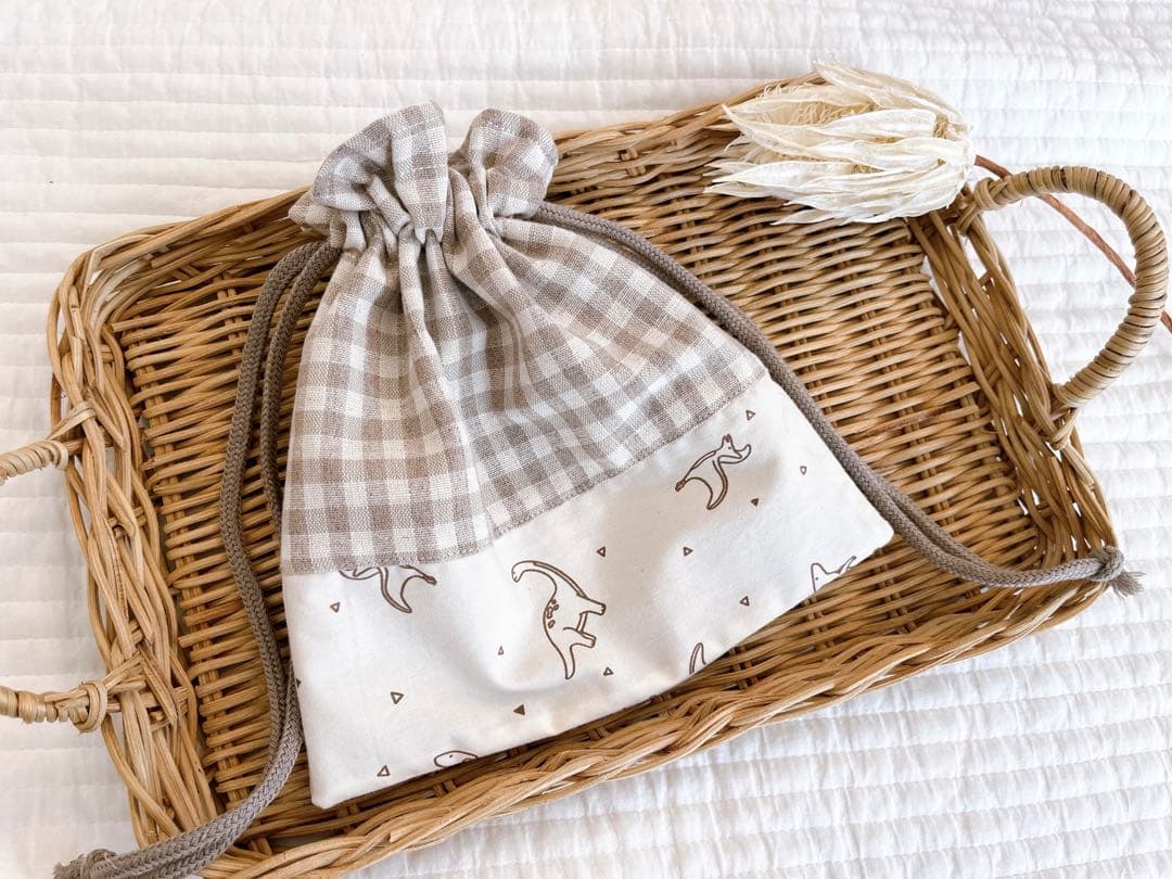 ハンドメイド✳︎恐竜柄✖️チェック　巾着　コップ袋などに♩