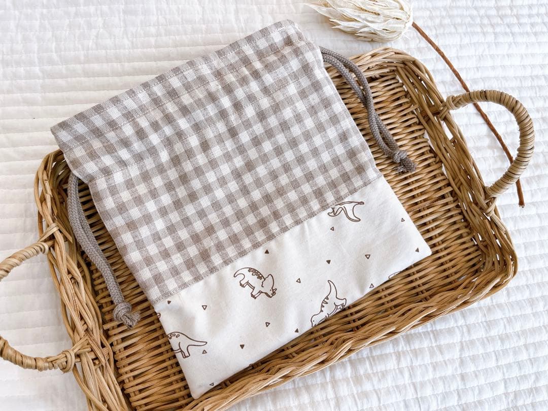 ハンドメイド✳︎恐竜柄✖️チェック　巾着　コップ袋などに♩