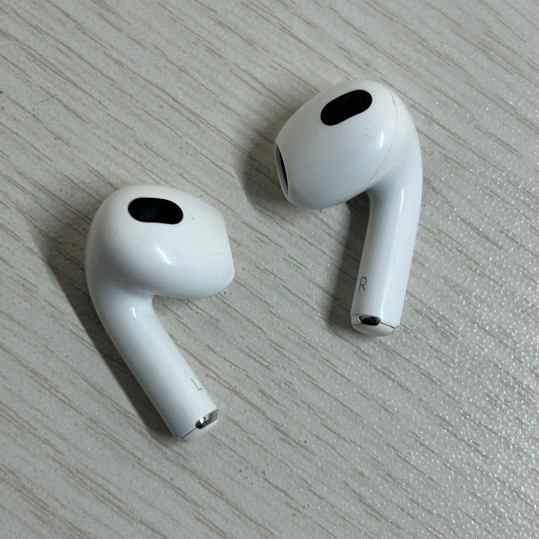 AirPods第三世代充電ケーブル付き