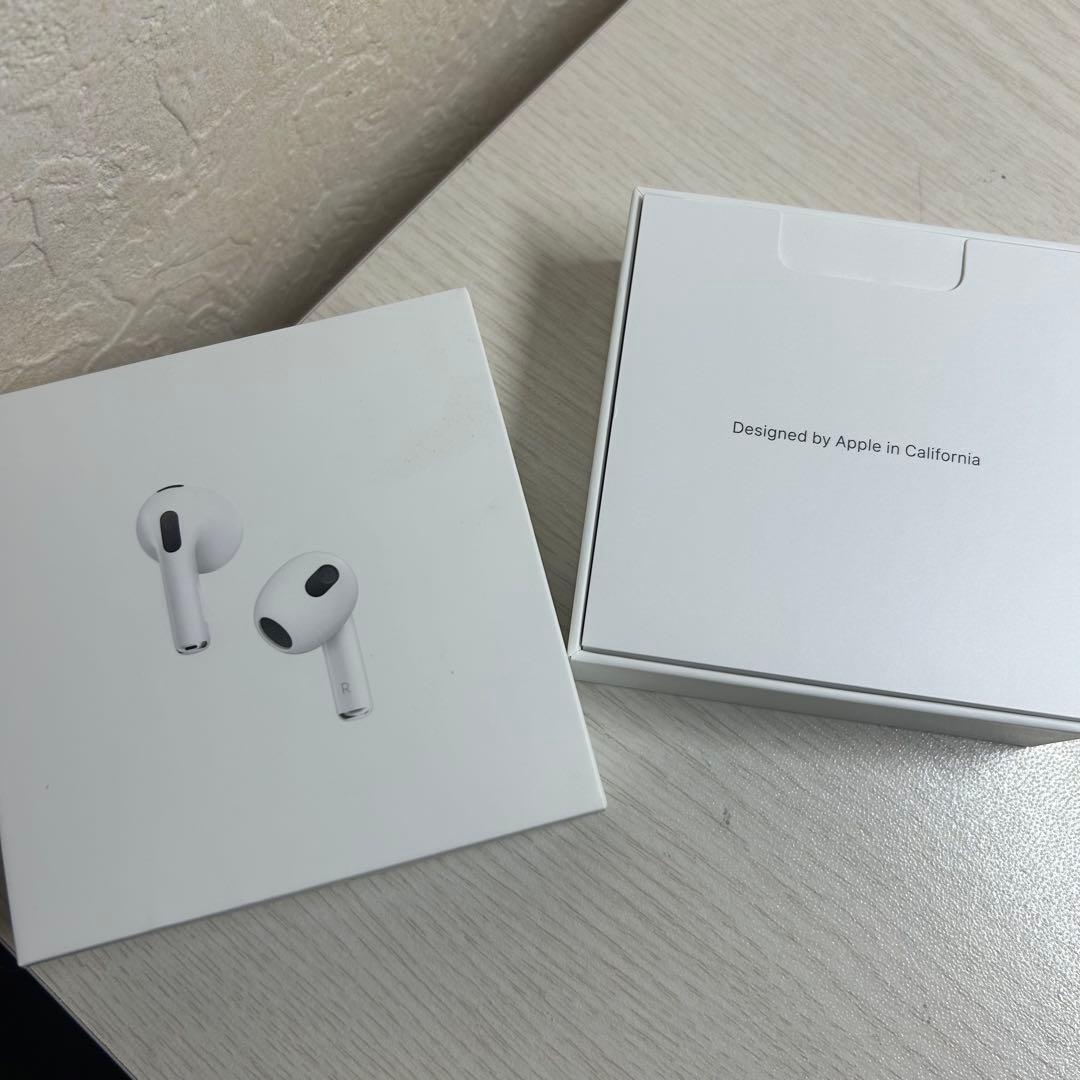 AirPods第三世代充電ケーブル付き