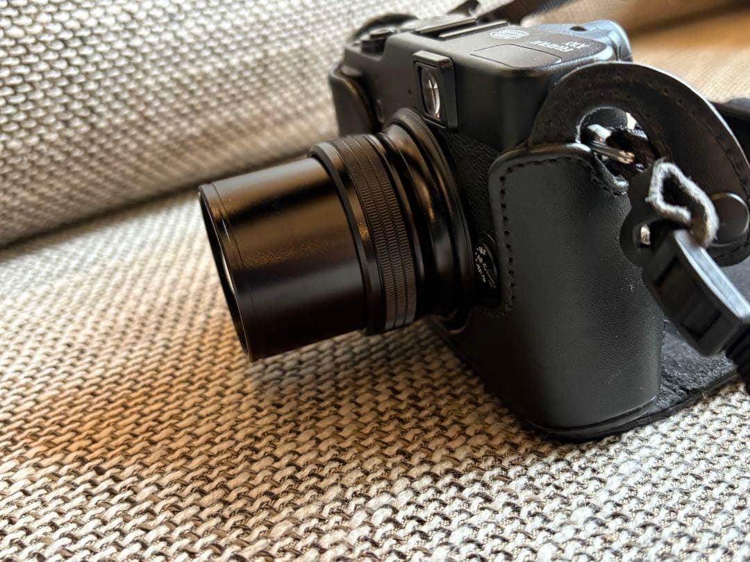 【美品】FUJIFILM X10後期23番台 革ケース＆電池3個付