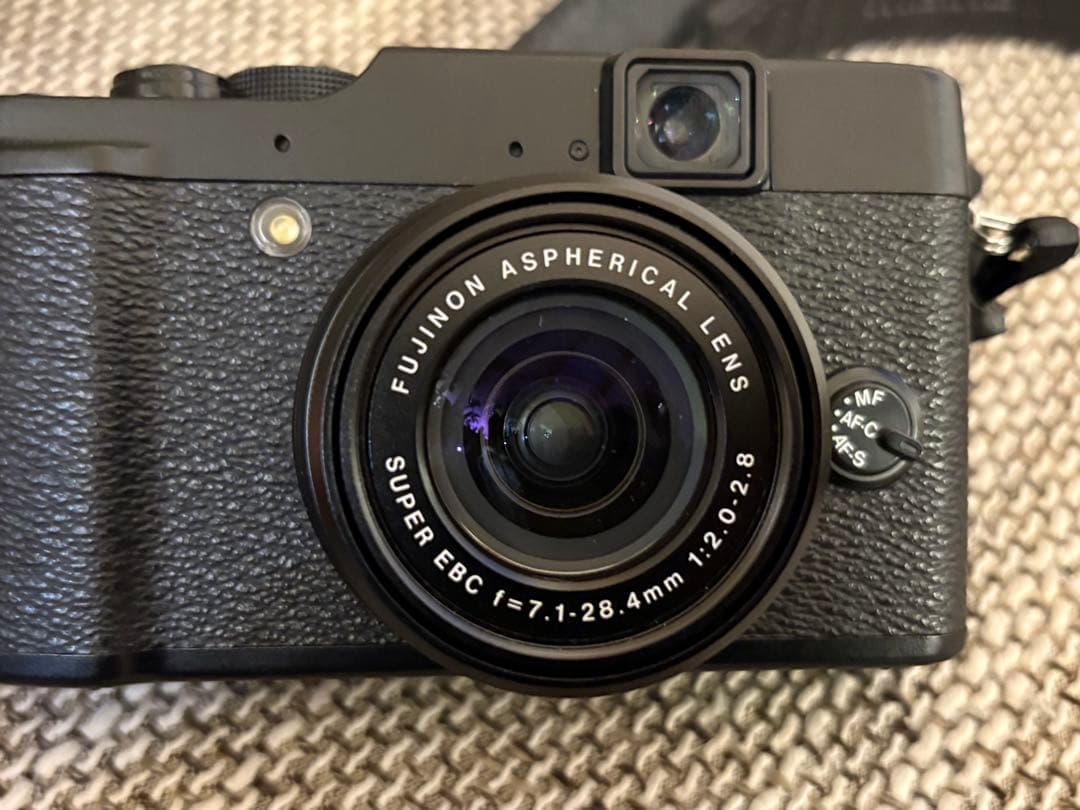 【美品】FUJIFILM X10後期23番台 革ケース＆電池3個付