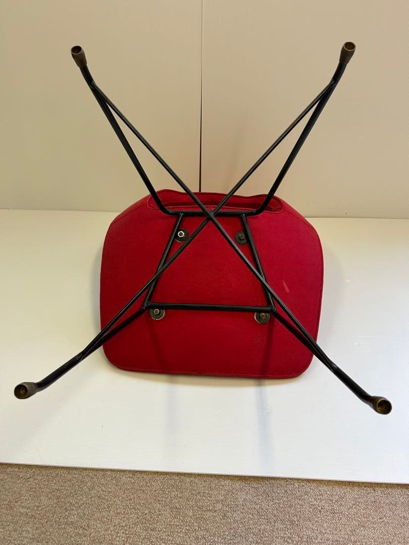 アウグスト・ボッツィによってデザインされたコスモスチェア