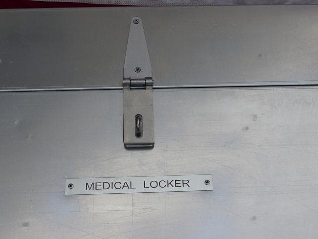 米軍　メディカルロッカー アルミ製 保管庫 収納ボックス　145