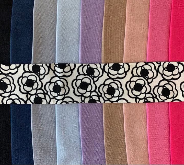 No.214 オーダーマスク カメリア　花柄　マスクの色変更できます　おまとめ割