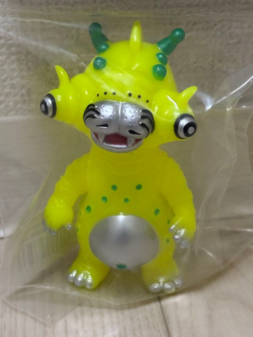 MAXTOY ミニソフビ怪獣 テツオン　蛍光イエロー　未開封
